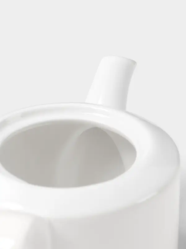 Заварочный чайник Hanna Knövell, 1 л, фарфор, белый Заварочный чайник Hanna Knövell, 1 л, фарфор, белый