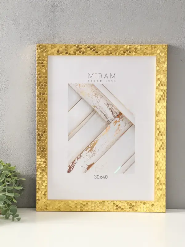 Фоторамка для фото 30&times;40 см &laquo;МИРАМ&raquo;, пластик, золото, (Пластиковый экран)