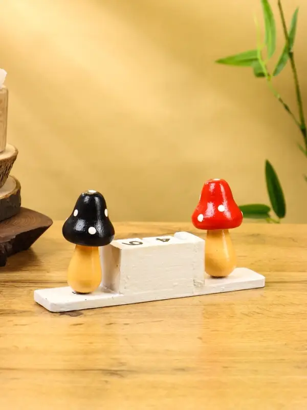 Календарь настольный "Мухоморчики" дерево 20х6х9 см