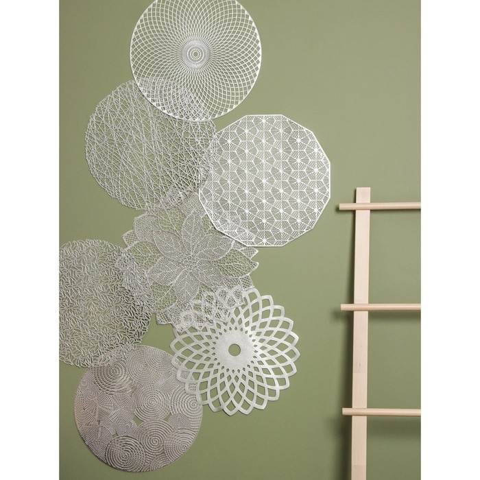 Салфетка сервировочная на стол «Гипноз», d=38 см, цвет серебро