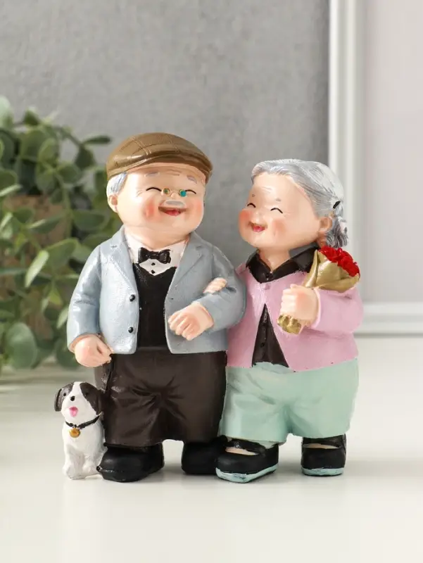 Сувенир полистоун "Дедуля с бабулей - романтичная прогулка" 12х9х12 см