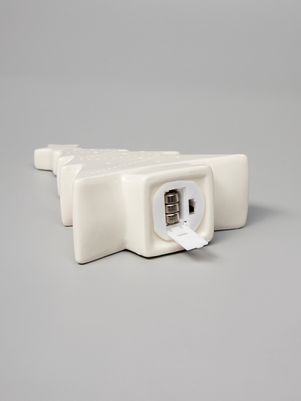 Светодиодная фигура Светодиодная фигура "Белая елка" 17.3х11.3х4.5, 1 LED, LR44x3(в компл.), Т/БЕЛЫЙ