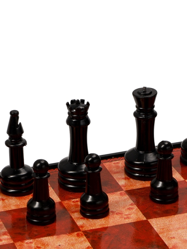 Шахматы 30 х 30 см, король h-5.6 см, d-2.3 см, доска и фигуры пластик Шахматы 30 х 30 см, король h-5.6 см, d-2.3 см, доска и фигуры пластик