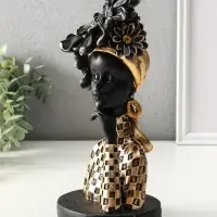 Бюст полистоун "Девушка с цветком, в наряде в клетку" чёрный 13,3х12,3х29,5 см Бюст полистоун "Девушка с цветком, в наряде в клетку" чёрный 13,3х12,3х29,5 см