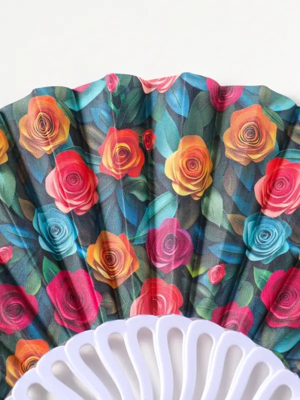 Веер складной &laquo;Вышивка. Розочки на зелёном&raquo;, 22.5 см