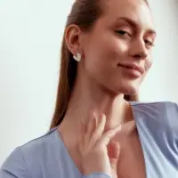 Серьги &laquo;Сердечки перламутровые&raquo;, белые в золоте