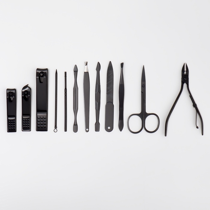 Набор маникюрный, 12 предметов, в футляре, чёрный Набор маникюрный, 12 предметов, в футляре, чёрный