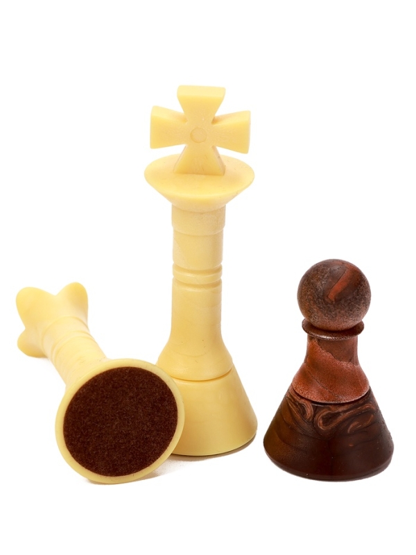 Шахматы 25 х 22 см, король h-4.8 см, пешка h-2.7 см Шахматы 25 х 22 см, король h-4.8 см, пешка h-2.7 см