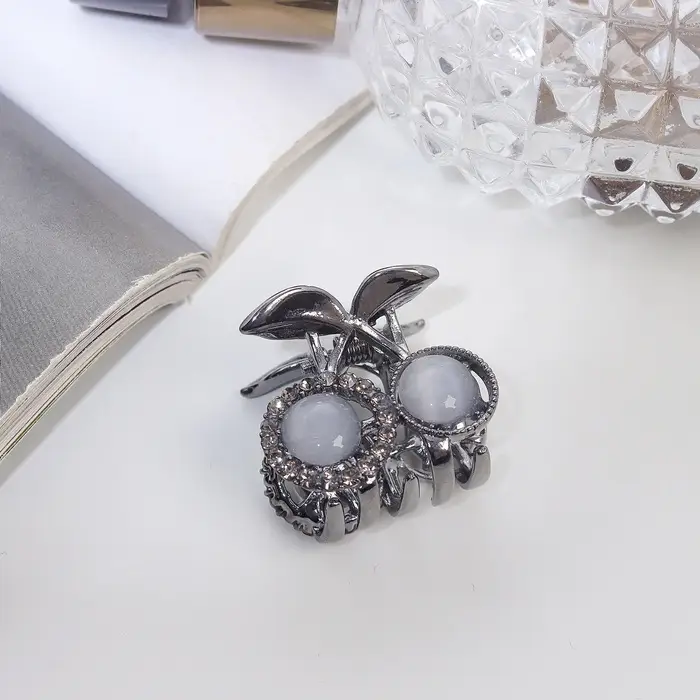 Крабик для волос &laquo;Ширли стиль&raquo;, вишенки, 2.5 см, чёрный