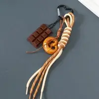 Брелок на карабине пластик, текстиль "Шоколад и крендель" с узлом 23х6,8х2 см