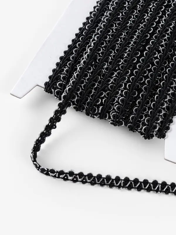 Тесьма декоративная &laquo;Шанель&raquo;, 8 мм, 10&plusmn;1 м, чёрная с серебряной нитью