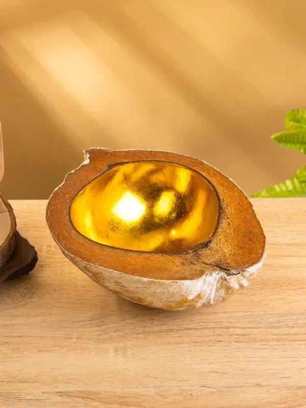 Чаша из кокоса, 18×18×10 см, бежево-золотая Чаша из кокоса, 18×18×10 см, бежево-золотая