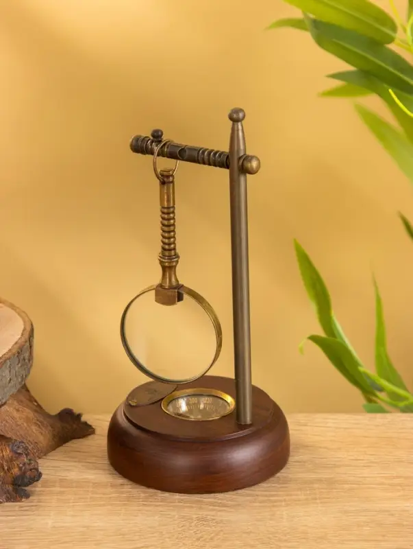 Лупа с подставкой 9х9х17 см Лупа с подставкой 9х9х17 см