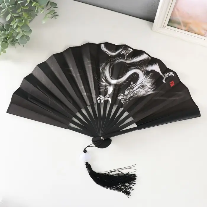 Веер пластик, текстиль h=27 см  Веер пластик, текстиль h=27 см "Китайский дракон" чёрный, с кисточкой