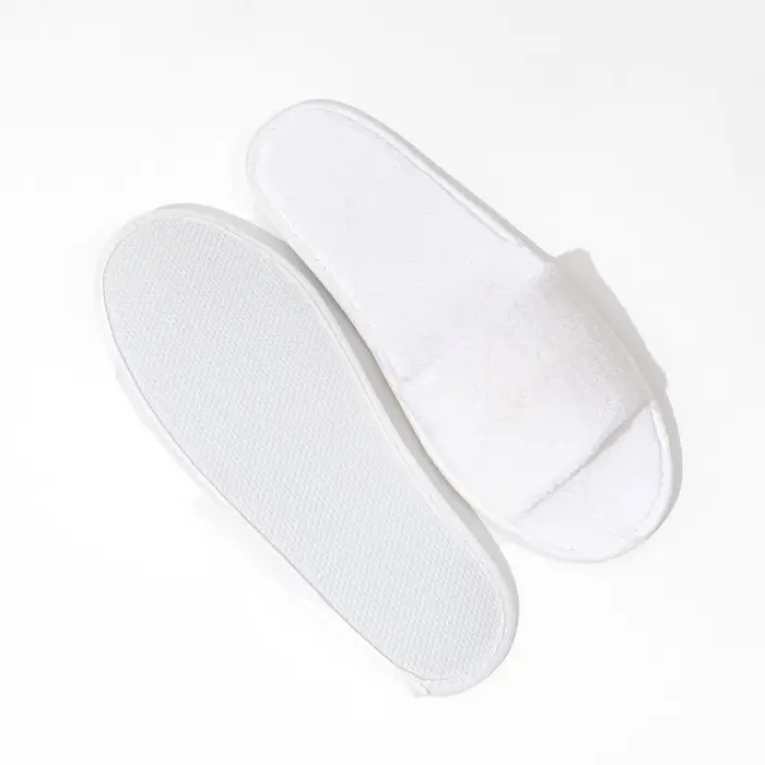 Тапочки корал флис, поролон 3 мм., картон 43 размер (индивидуальная упаковка) Тапочки корал флис, поролон 3 мм., картон 43 размер (индивидуальная упаковка)