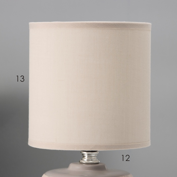 Настольная лампа с абажуром RISALUX «Мерида», Е14, 40 Вт, бежевый, 13×13×28 см Настольная лампа с абажуром RISALUX «Мерида», Е14, 40 Вт, бежевый, 13×13×28 см