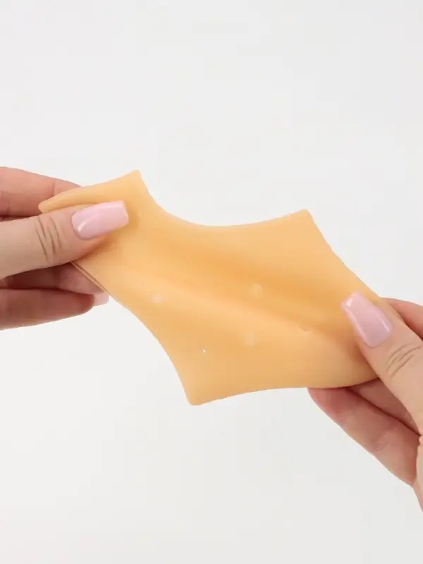 Носочки для педикюра, силиконовые, с перфорацией, универсальный размер, 10&times;10.5 см, бежевые