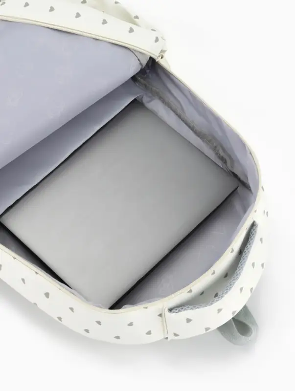 Рюкзак школьный для девочки &laquo;Сердца&raquo;, 4 кармана, 31&times;13&times;48 см, белый