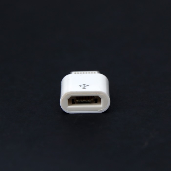 Переходник Luazon LE-015, с microUSB на Lightning, 1 шт, белый Переходник Luazon LE-015, с microUSB на Lightning, 1 шт, белый