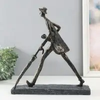 Фигурка полистоун &laquo;Человек с зонтом. На свидание&raquo; под металл, 31.7&times;12&times;34.4 см