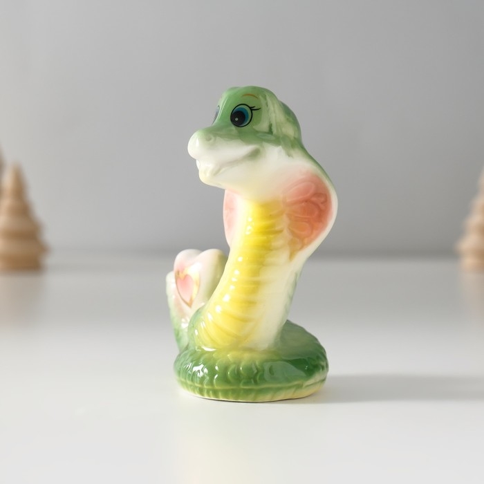 Сувенир керамика Сувенир керамика "Зелёная кобра с сердечком - Love" 4х7,5х8 см