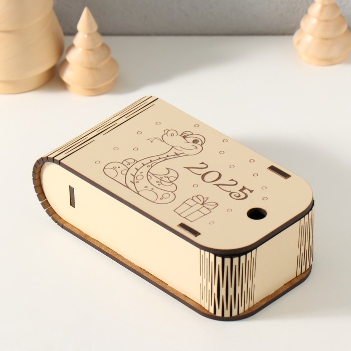 Новогодняя шкатулка  Новогодняя шкатулка "Змея. Удачи" 13х7х4