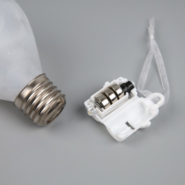 Елочный шар «Снежный шар» 7x14 см, 1 LED, LR44x3 (в комплекте), свечение тёплое белое Елочный шар «Снежный шар» 7x14 см, 1 LED, LR44x3 (в комплекте), свечение тёплое белое