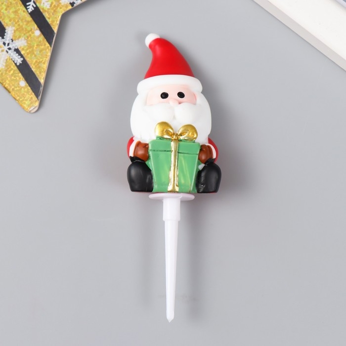 Декор для творчества полистоун Декор для творчества полистоун "Дедушка Мороз с подарком" 3х5,2 см