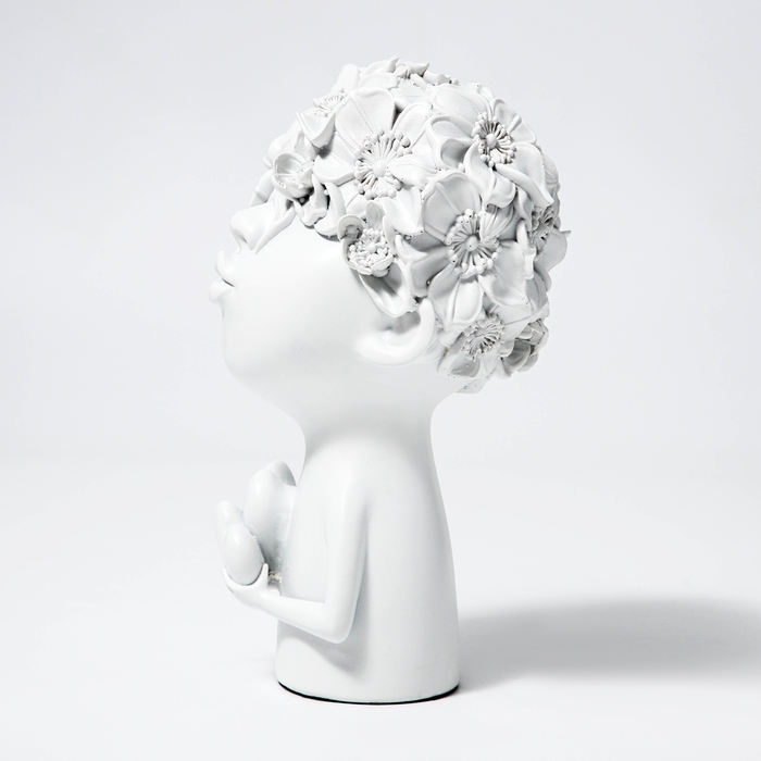 Статуэтка полистоун «Любовь» цвет белый 12 х 6,5 х 22 см