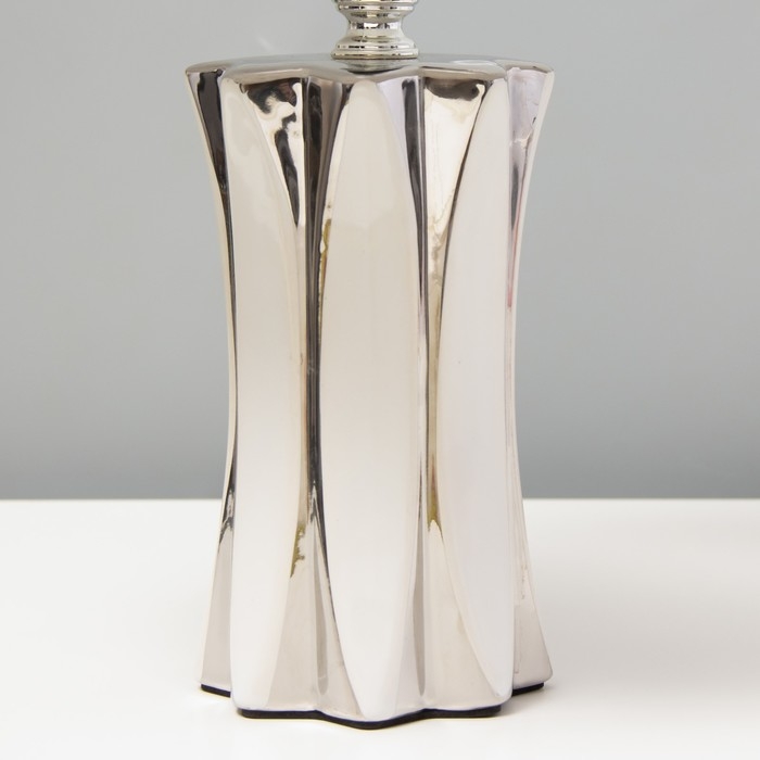 Настольная лампа Настольная лампа "Сабина" Е14 40Вт бело-серебристый 20х20х34см