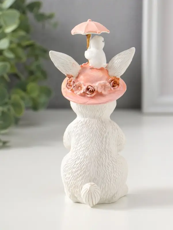 Сувенир полистоун "Белая зайка в розовой цветочной шляпке с зонтиком и цыплятами" 14,5 см