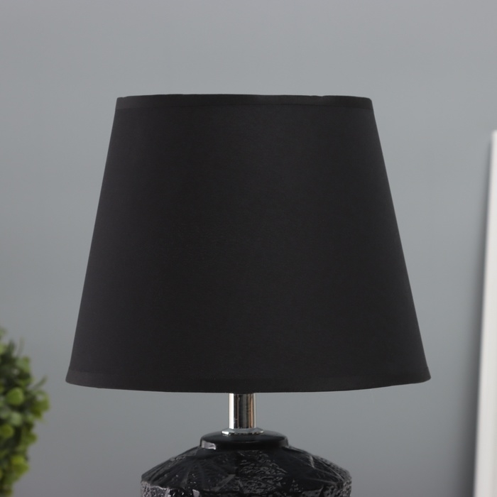 Лампа настольная Лампа настольная "Дунмэй" 1х40Вт Е14 черный/белый 19,5х19,5х35см