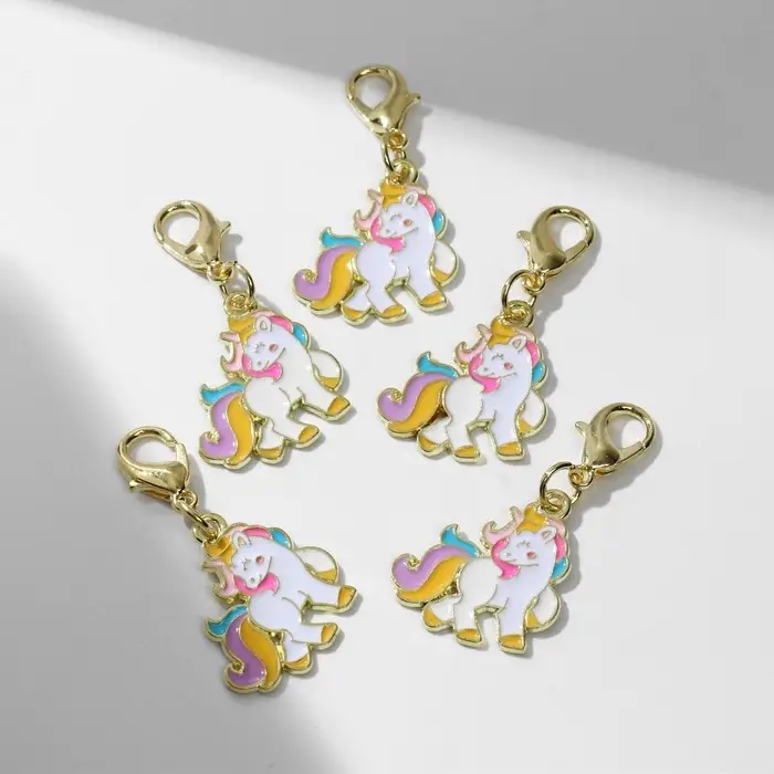 Шарм «Единорог» роскошный, цветной в золоте
