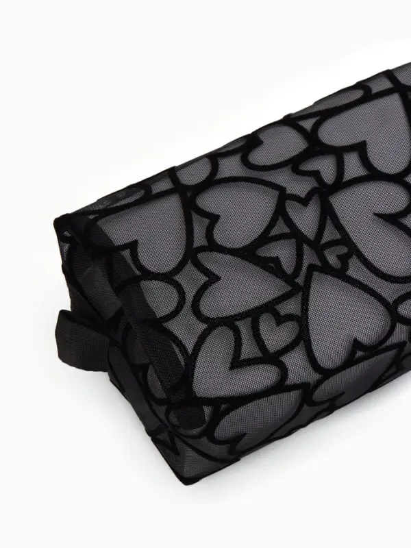 Косметичка квадратная Black beauty, с рисунком, на молнии, чёрная