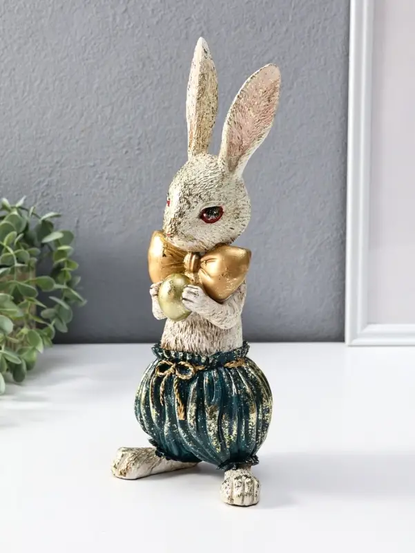 Сувенир полистоун "Зайчик с золотым яичком" 12х9,5х30 см