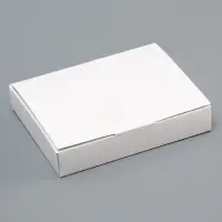 Коробка для 12 конфет, белая с откидной крышкой, 19&times;15&times;3.5 см