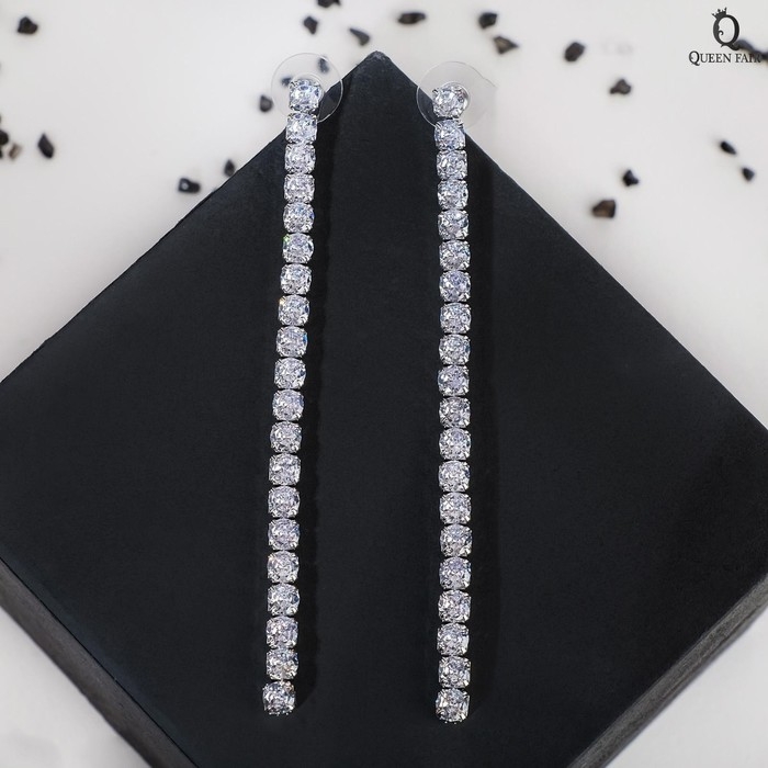 Серьги висячие со стразами «Дорожка» минимал, цвет белый в серебре, 11 см Серьги висячие со стразами «Дорожка» минимал, цвет белый в серебре, 11 см