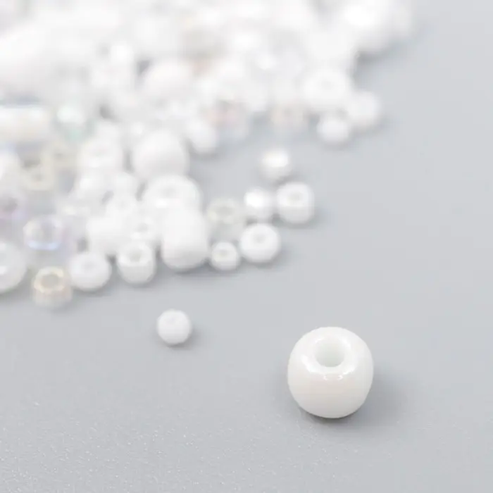 Бисер стекло 6/0 - 15/0  Бисер стекло 6/0 - 15/0 "Ассорти белое" d=1,5-4 мм, н-р 10гр