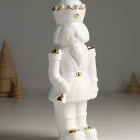 Фигура "Щелкунчик" 24х10х7,5 см, белый с позолотой