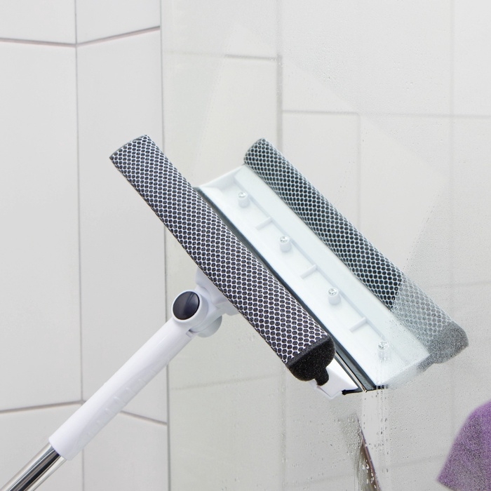 Окномойка с поролоновой насадкой Raccoon, телескопическая ручка, поворот на 180°, 26×3,5×98(128) Окномойка с поролоновой насадкой Raccoon, телескопическая ручка, поворот на 180°, 26×3,5×98(128)