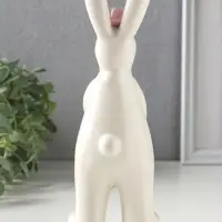 Сувенир керамика "Белый зайчик с пасхальным яйцом, цветком на голове" 9х7,7х21 см