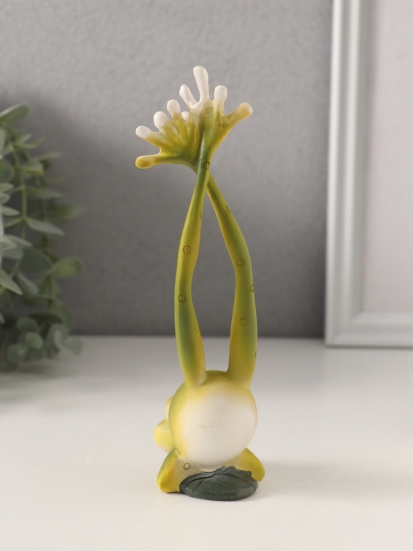 Сувенир полистоун Сувенир полистоун "Лягушонок стоит на лапках, с цветами на спинке" 6х5х17,5 см