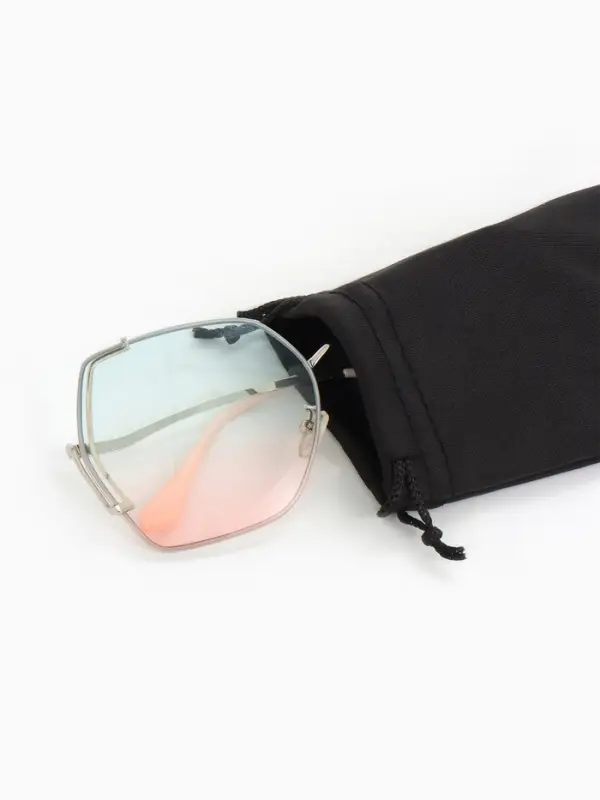 Чехол для очков на затяжке, плотность 110 г/м&sup2;, размер 8.7&times;0.5&times;17.5 см, чёрный