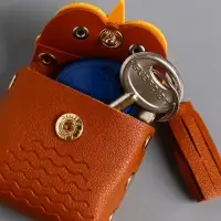 Брелок кожзам с карабином, с кистью "Сумочка. Сова" карамель 5,2х2,5х6 см Брелок кожзам с карабином, с кистью "Сумочка. Сова" карамель 5,2х2,5х6 см