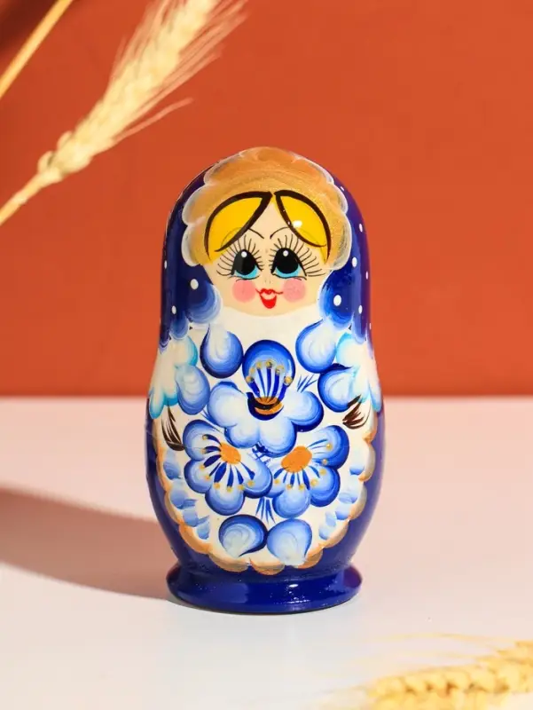 Матрёшка дерево &laquo;Клава&raquo;, голубое платье, 5-кукольная, 10.5-11.5 см