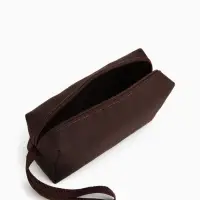 Косметичка дорожная на молнии, с ручкой, цвет коричневый