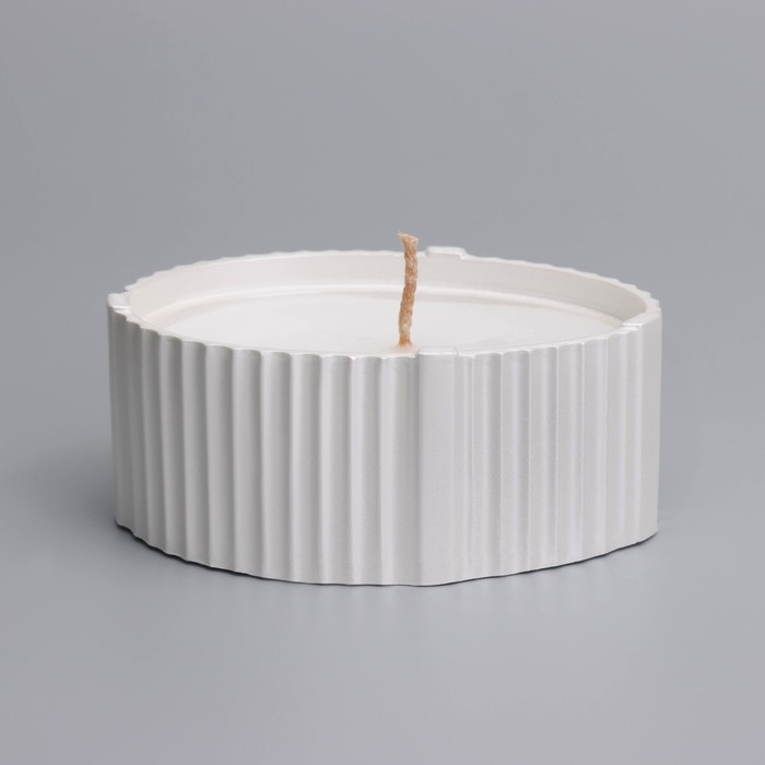 Свеча  Свеча "Овал" в подсвечнике с узкими гранями, 9х6,5х4см,белый перламутр