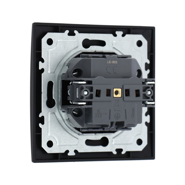 Розетка одноместная TOT Elegant, 16 А, скрытая, с з/к, черная Розетка одноместная TOT Elegant, 16 А, скрытая, с з/к, черная