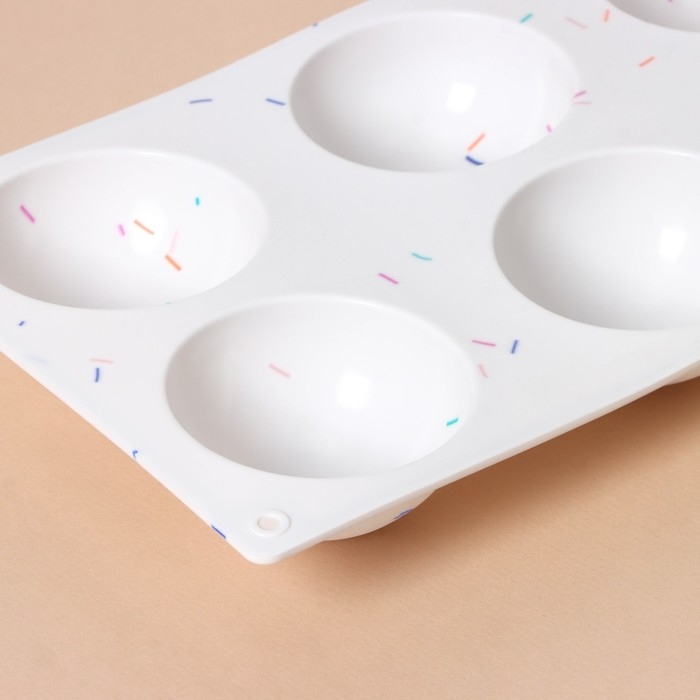 Форма для выпечки KONFINETTA «Фигуры. Полусфера», силикон, 27,8×16,3×3,4 см, 6 ячеек (d=6,7 см), цвет белый Форма для выпечки KONFINETTA «Фигуры. Полусфера», силикон, 27,8×16,3×3,4 см, 6 ячеек (d=6,7 см), цвет белый