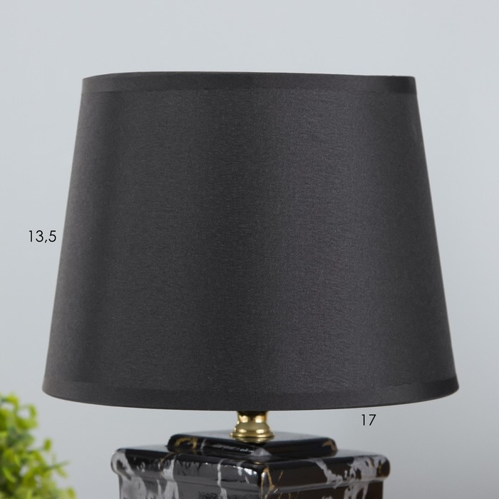 Настольная лампа Настольная лампа "Лианн" Е14 40Вт черный 18,8х17,8х30,5 см RISALUX
